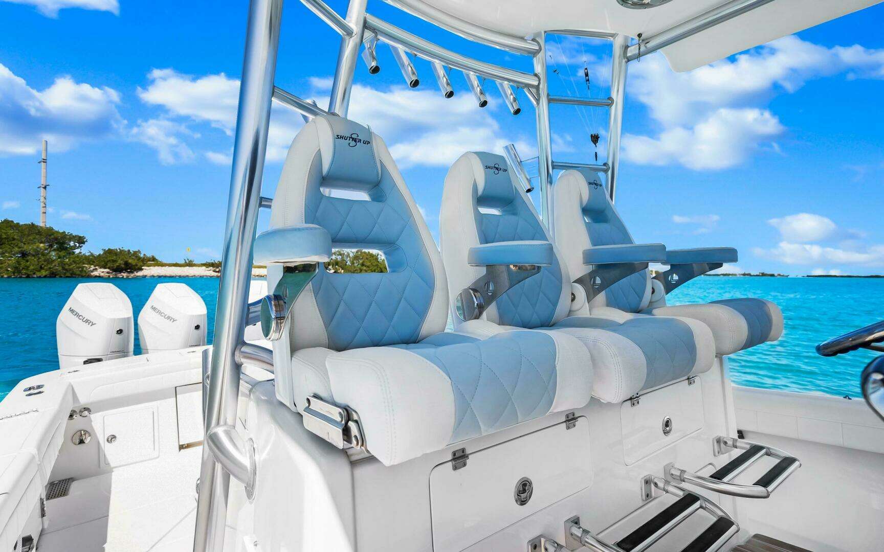 2018 Regulator 41 Center Console - Image 41