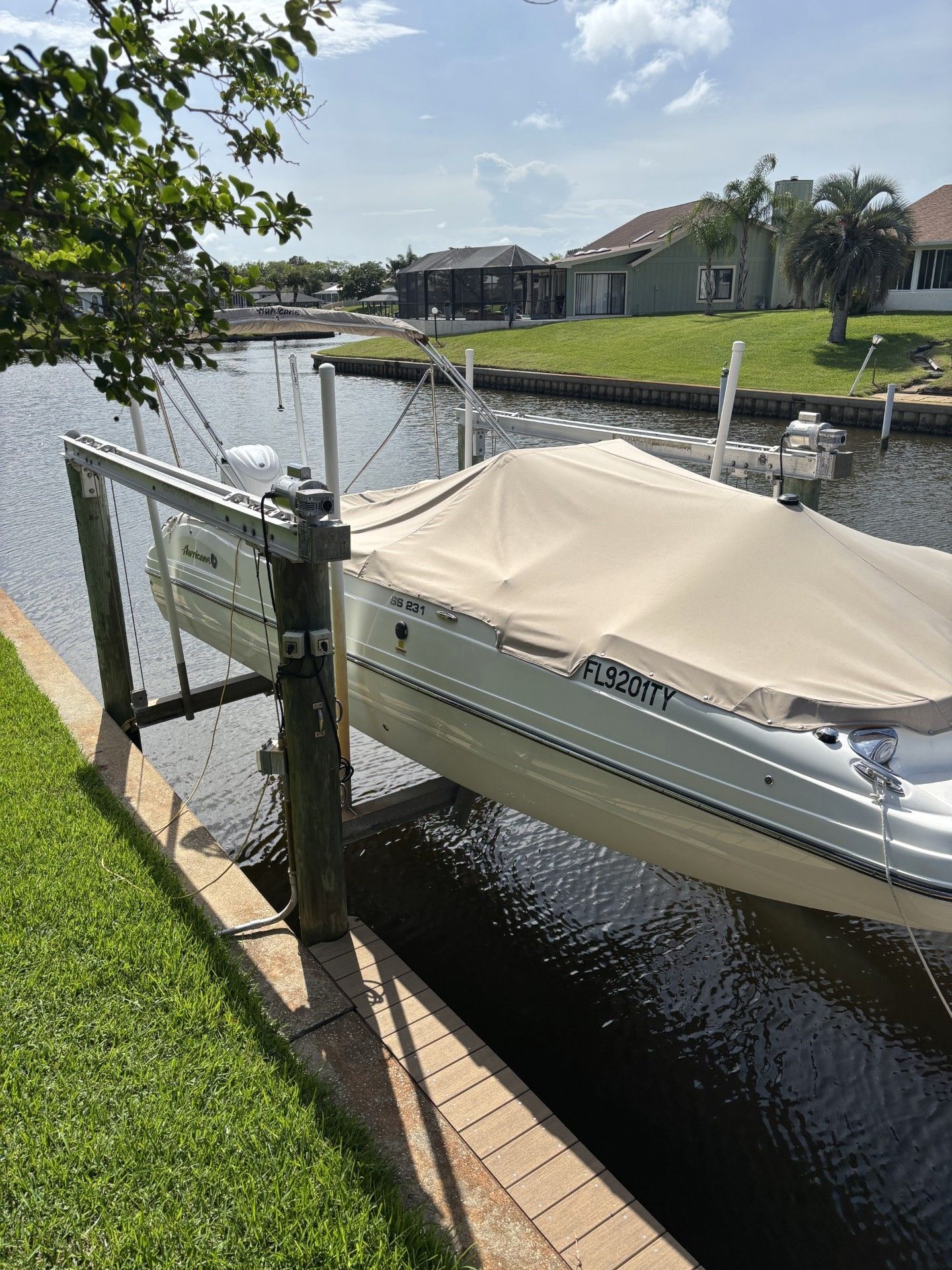 2025 Hurricane SunDeck Sport 231 OB - 3