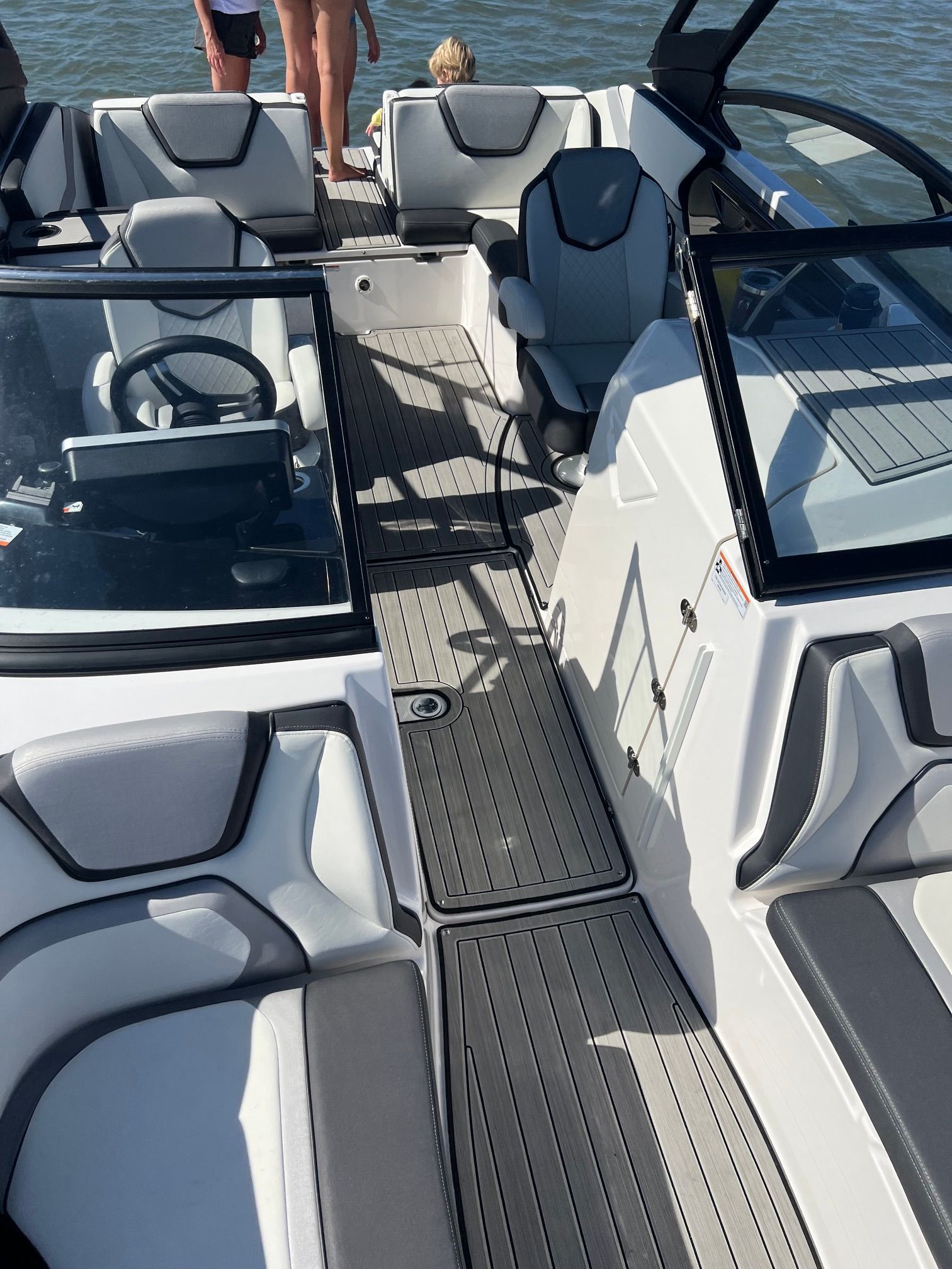 2023 Yamaha Boats 252S - 92