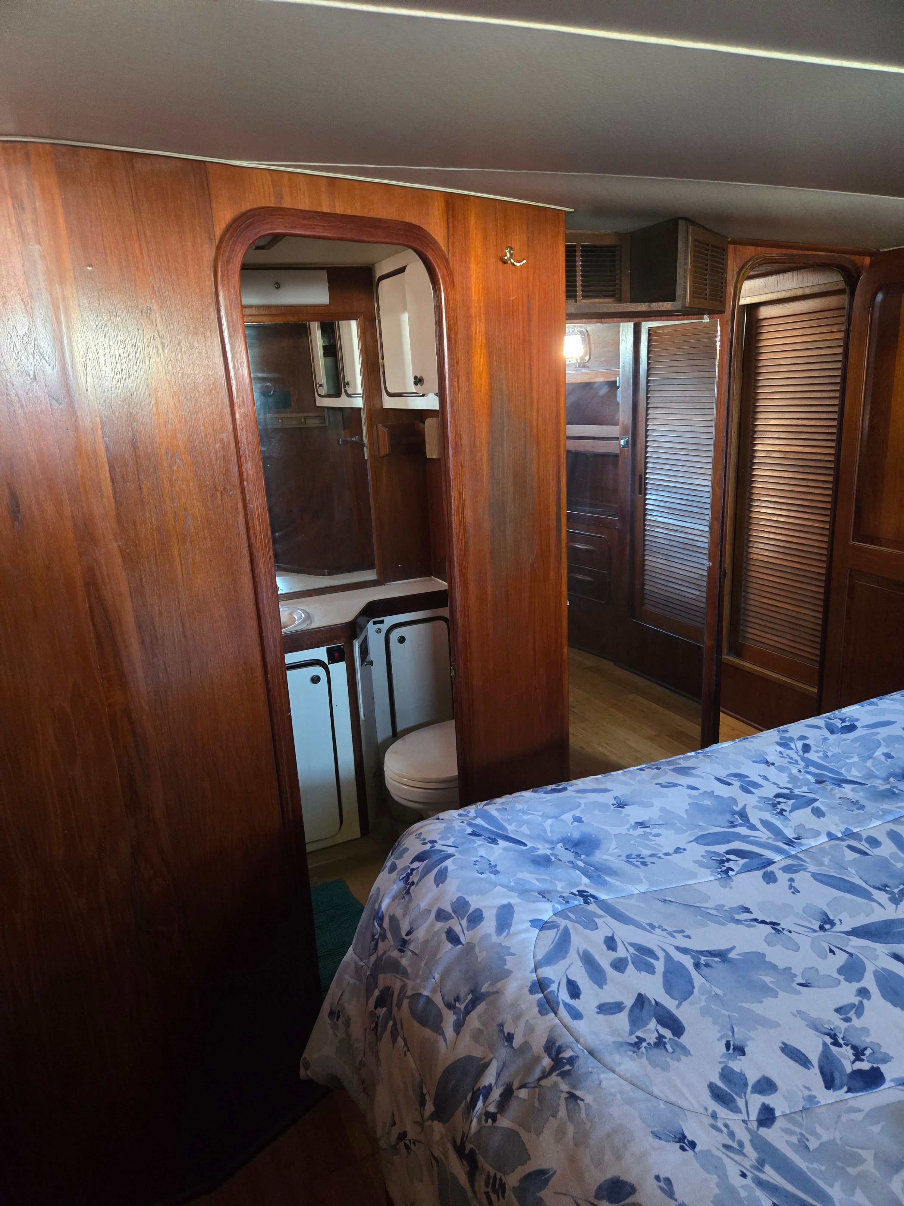 1979 Gulfstar Motor Cruiser - 35