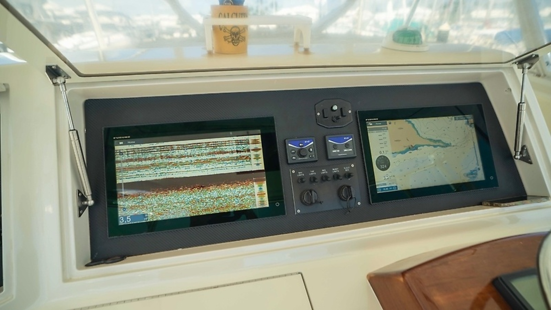2008 Spencer 43 Express - Image 11