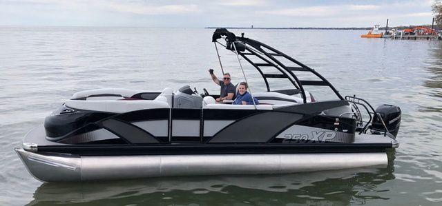 2023 Godfrey Marine Aqua Patio 250 Express - 2