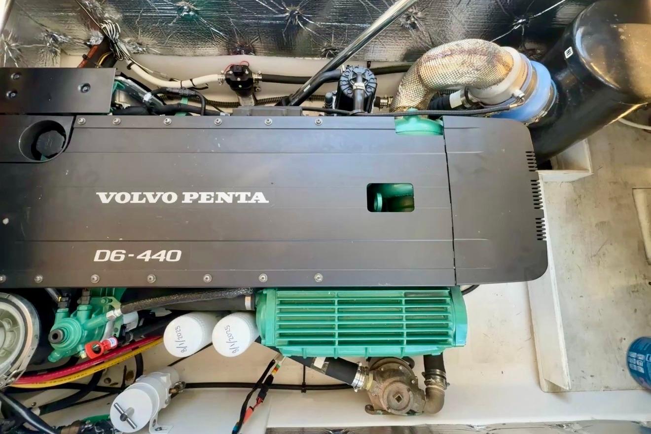 Volvo Penta D6-440 engine in 2023 Cutwater C-30 Sedan boat.
