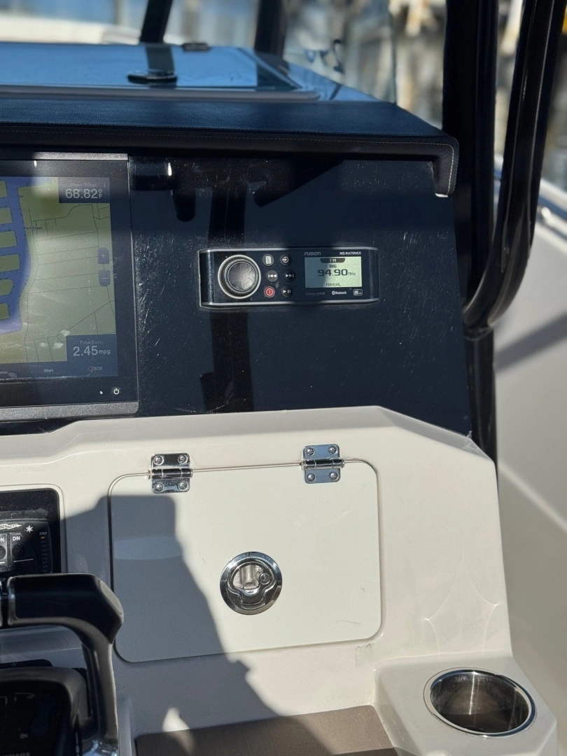 2021 Sailfish 29 Center Console - Image 9
