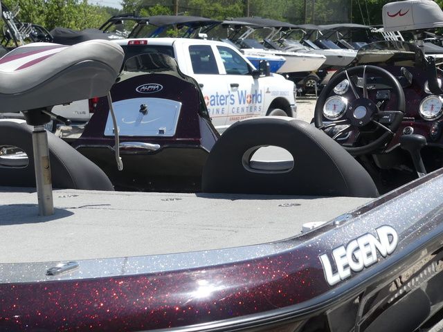 2017 Legend Alpha 211R - 26