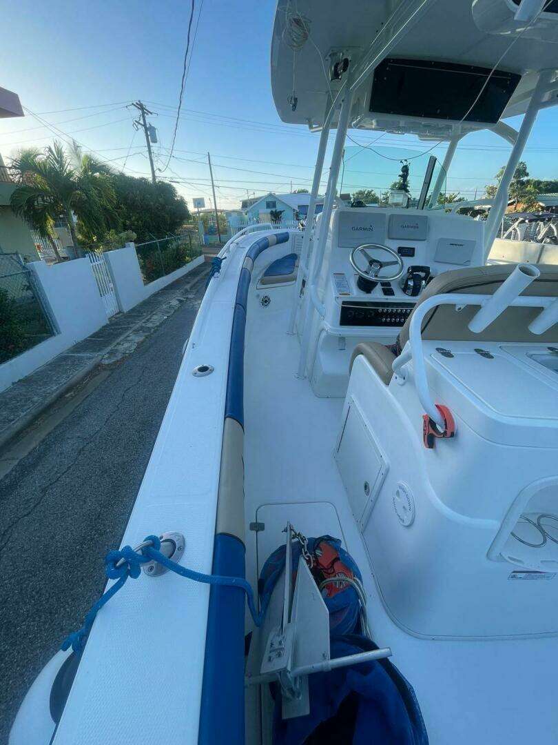 2016 Mako 284 Center Console - Image 11