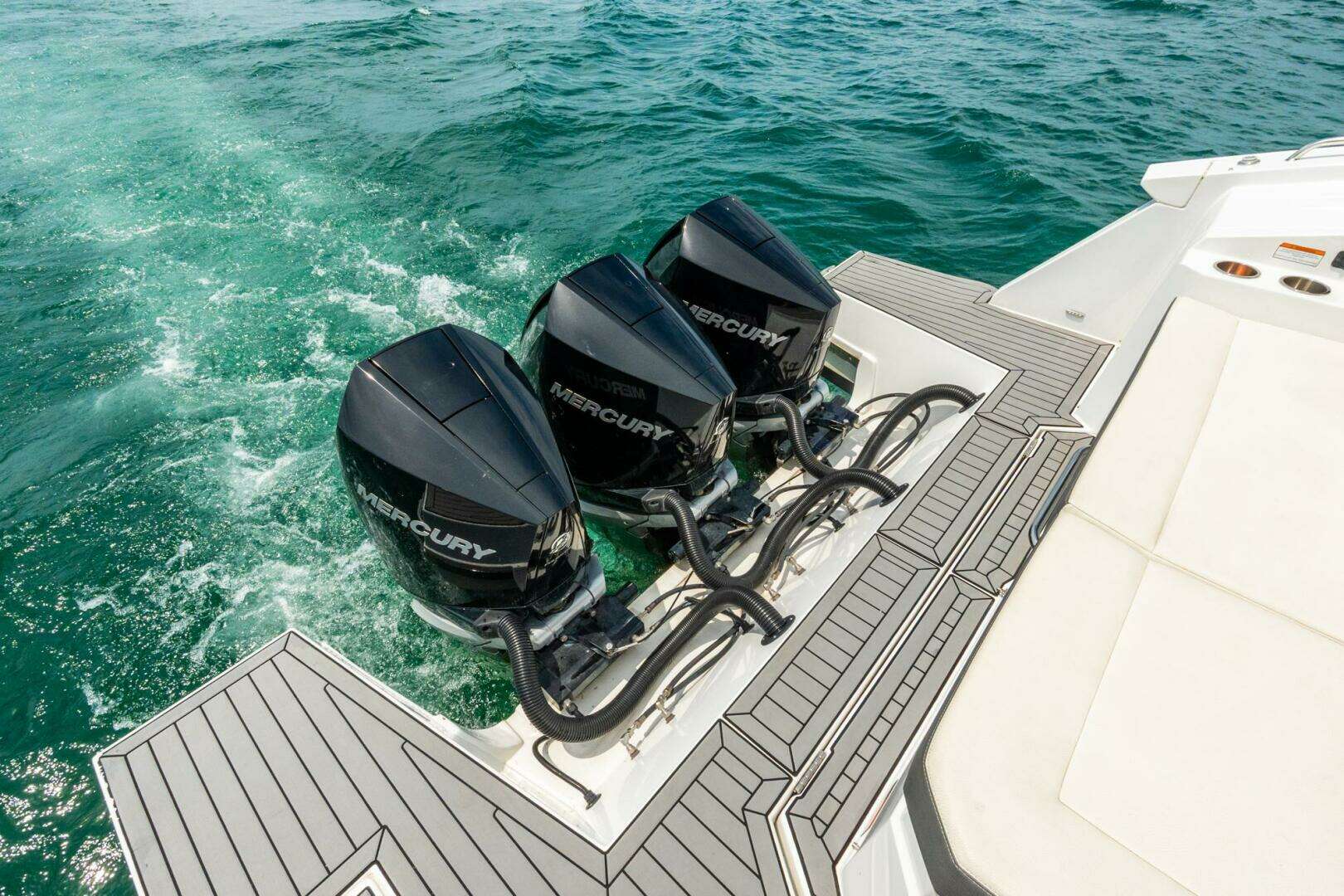 2021 Cruisers Yachts — - Image 28