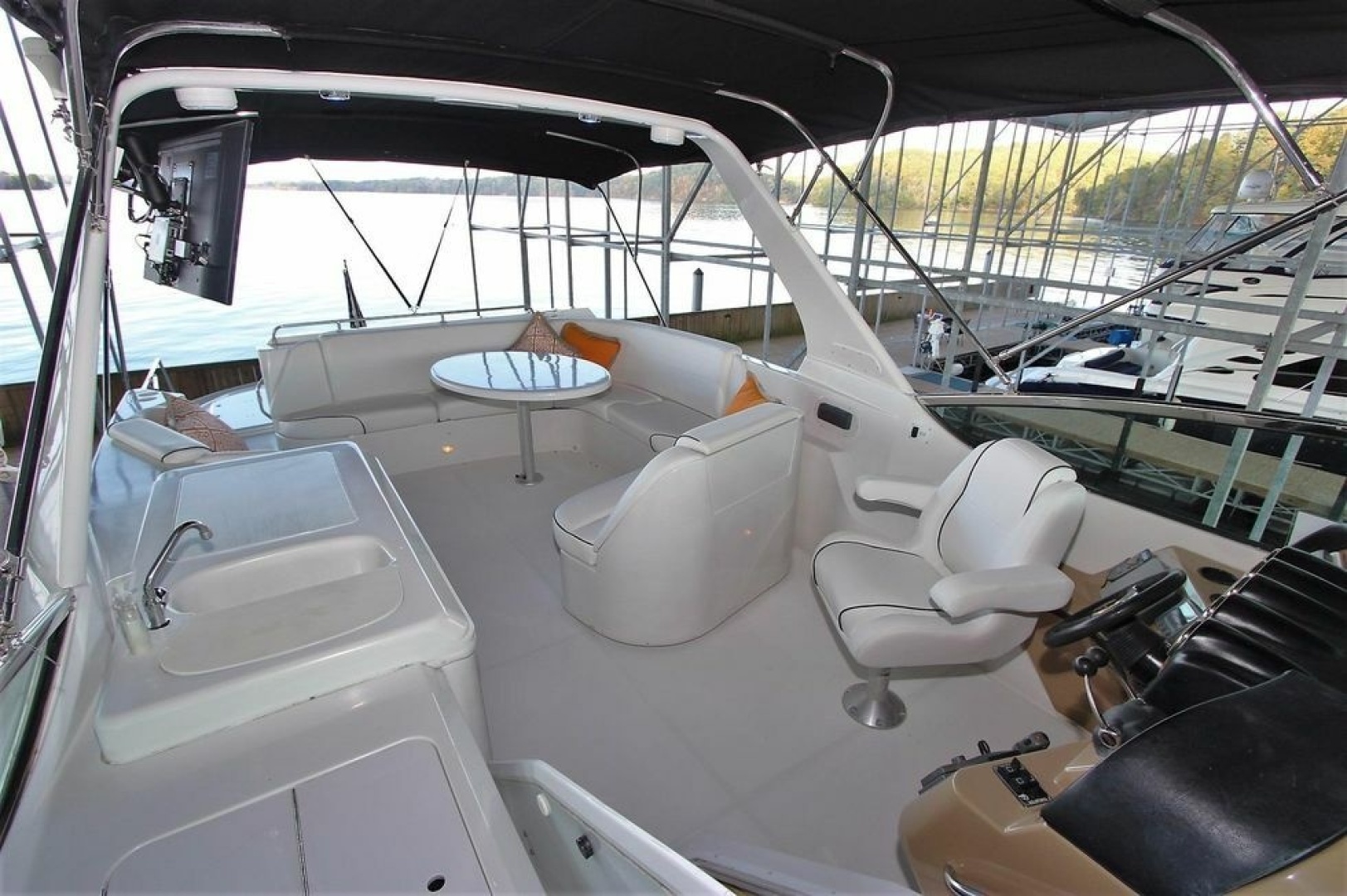 2001 Carver 570 Voyager Pilothouse - Image 11