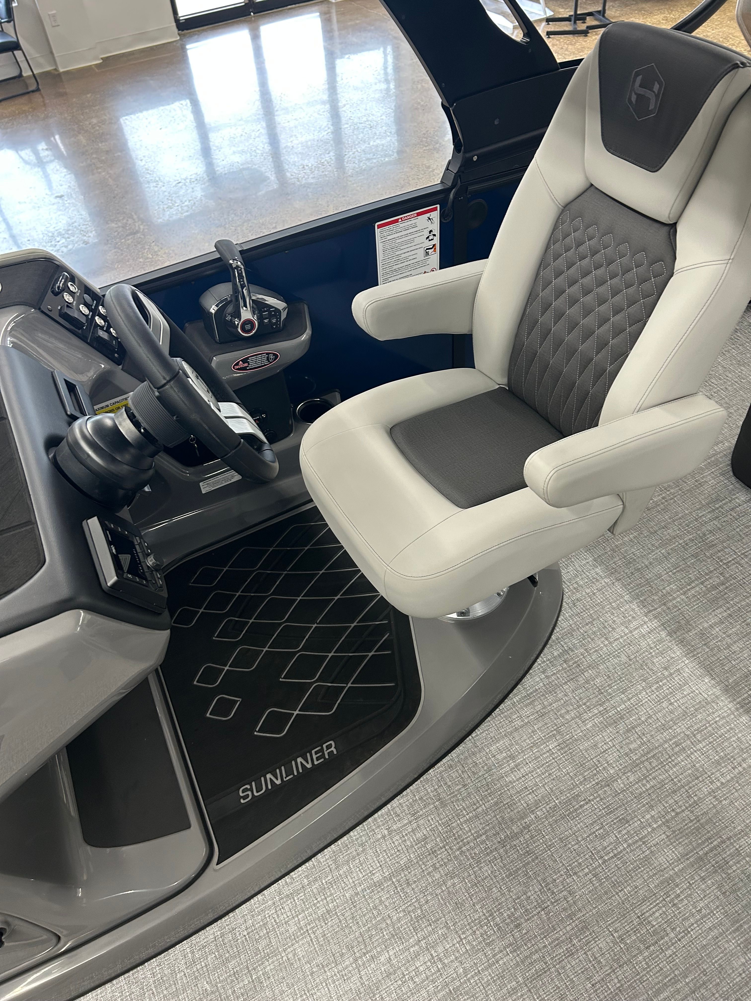 2026 Harris Sunliner 230 - 13