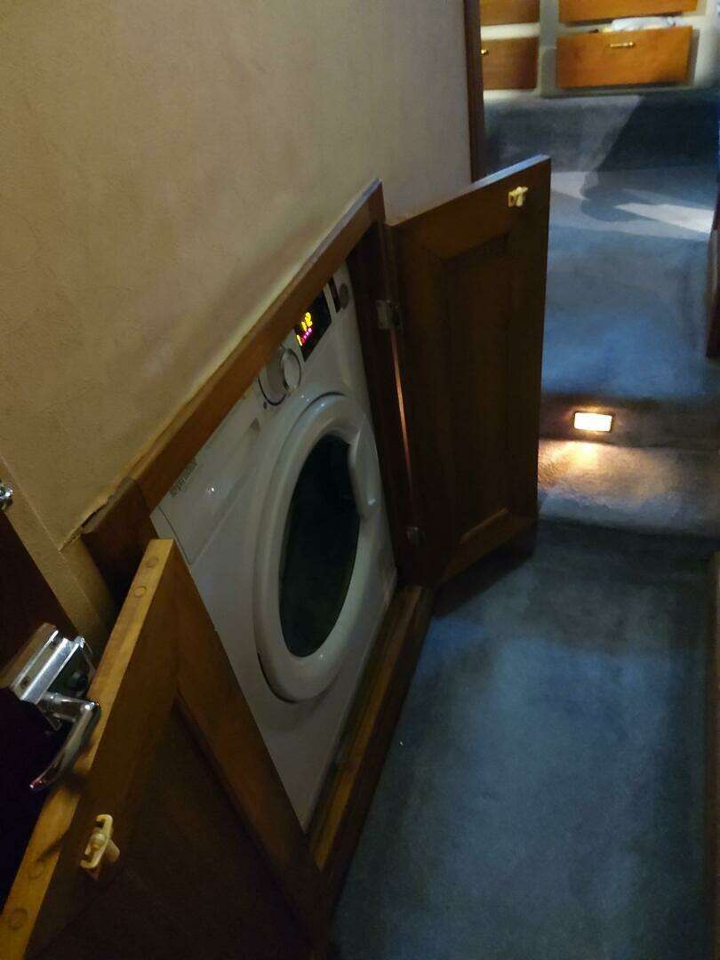 1991 Bayliner 4588 Pilothouse Motoryacht - Image 14
