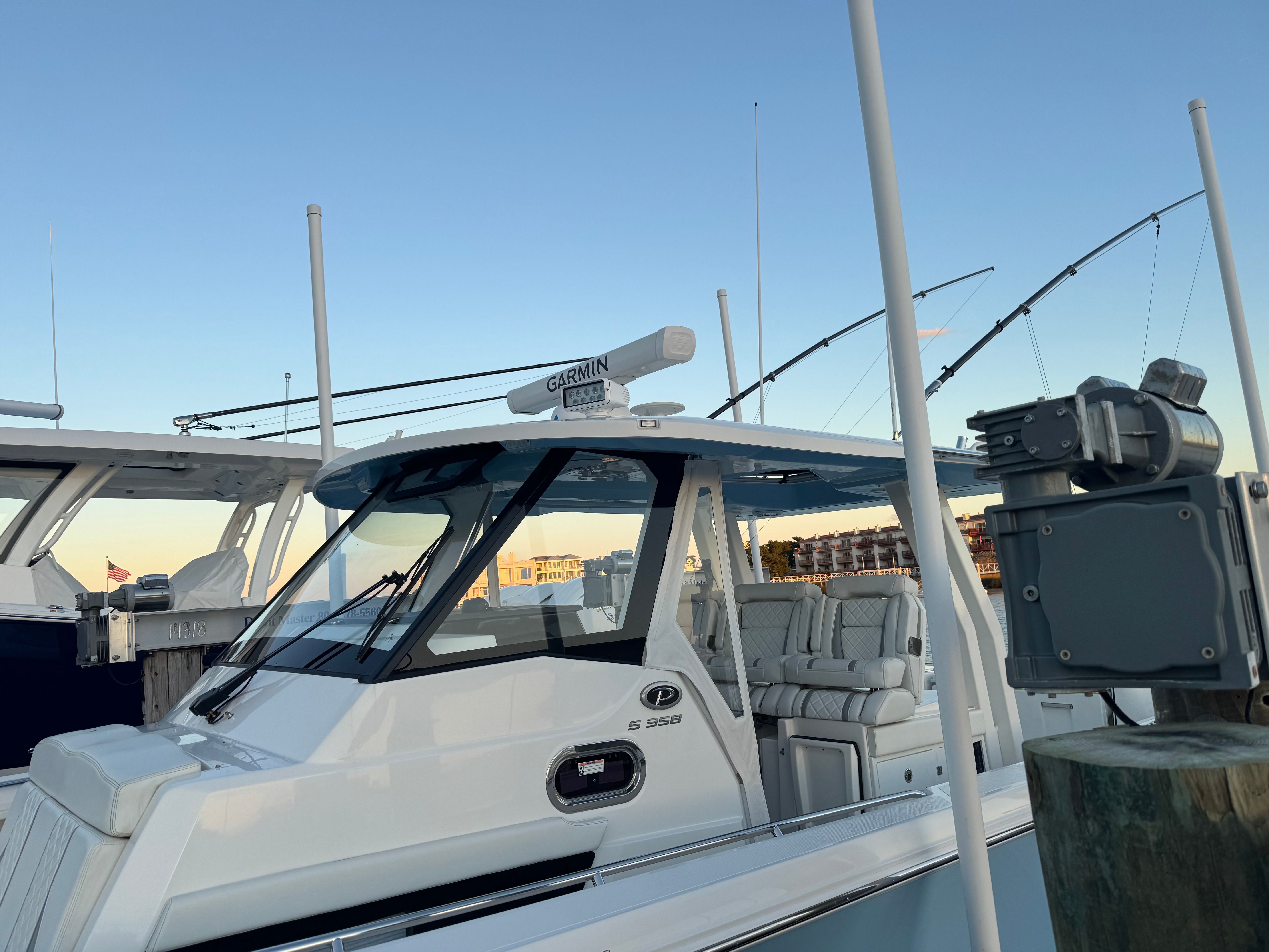 2023 PURSUIT 358 S - Image 32