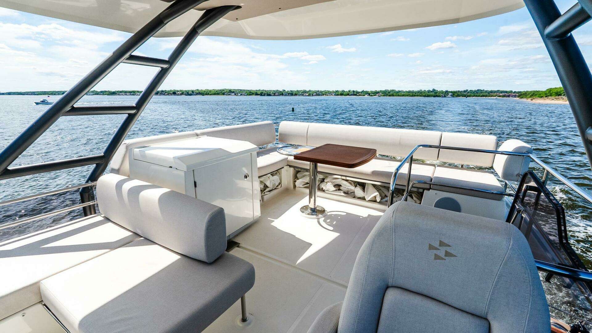 2025 Prestige F4.9 - Image 12
