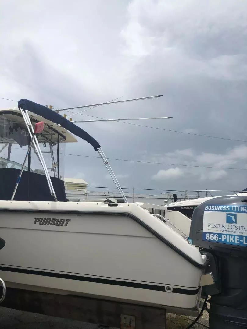 2003 Pursuit 2870 Walkaround - Image 4