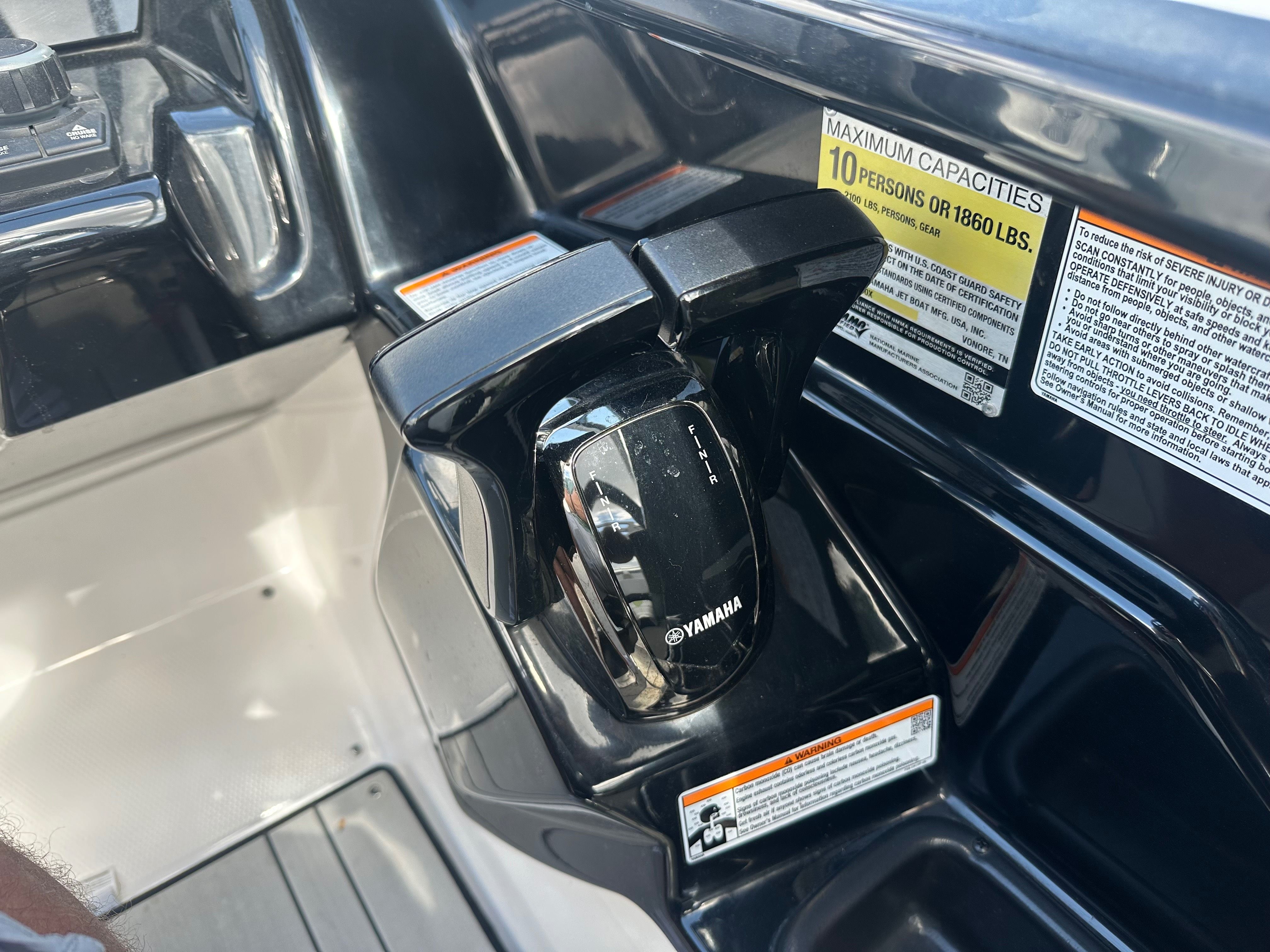 2022 Yamaha Boats 212XE - 13