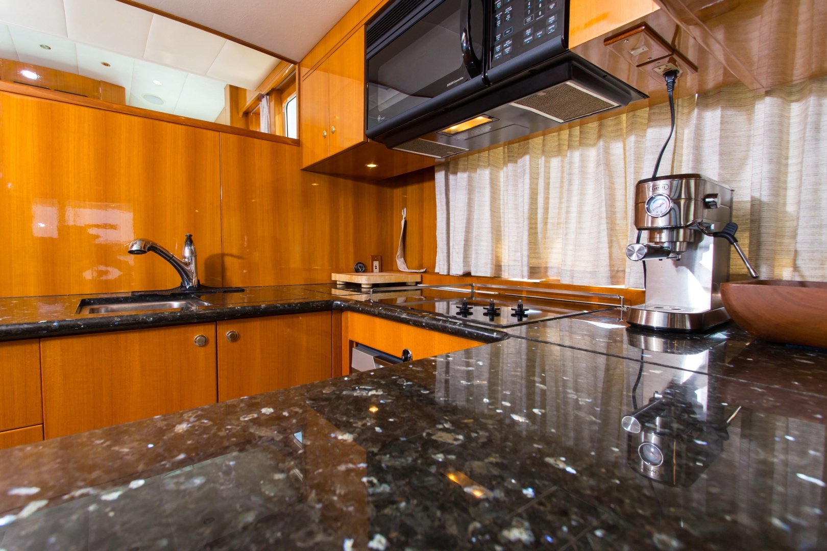 2003 Jefferson 57 Pilothouse - Image 52