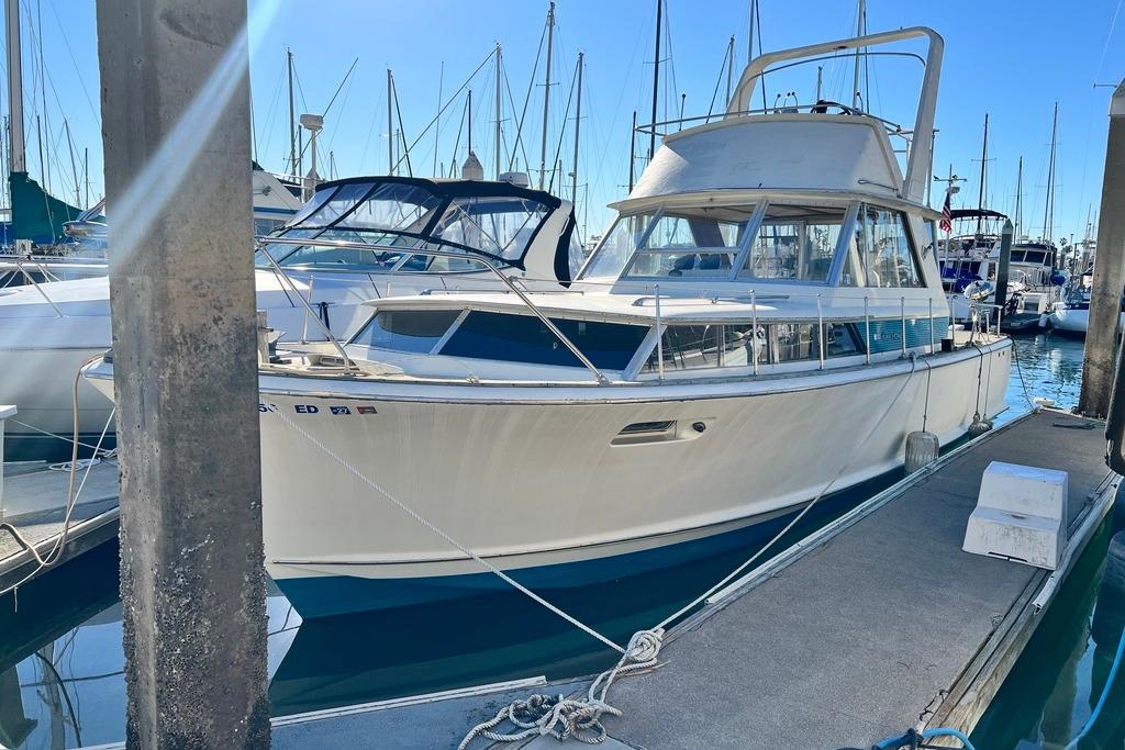 1967 Chris-Craft 38 Commander