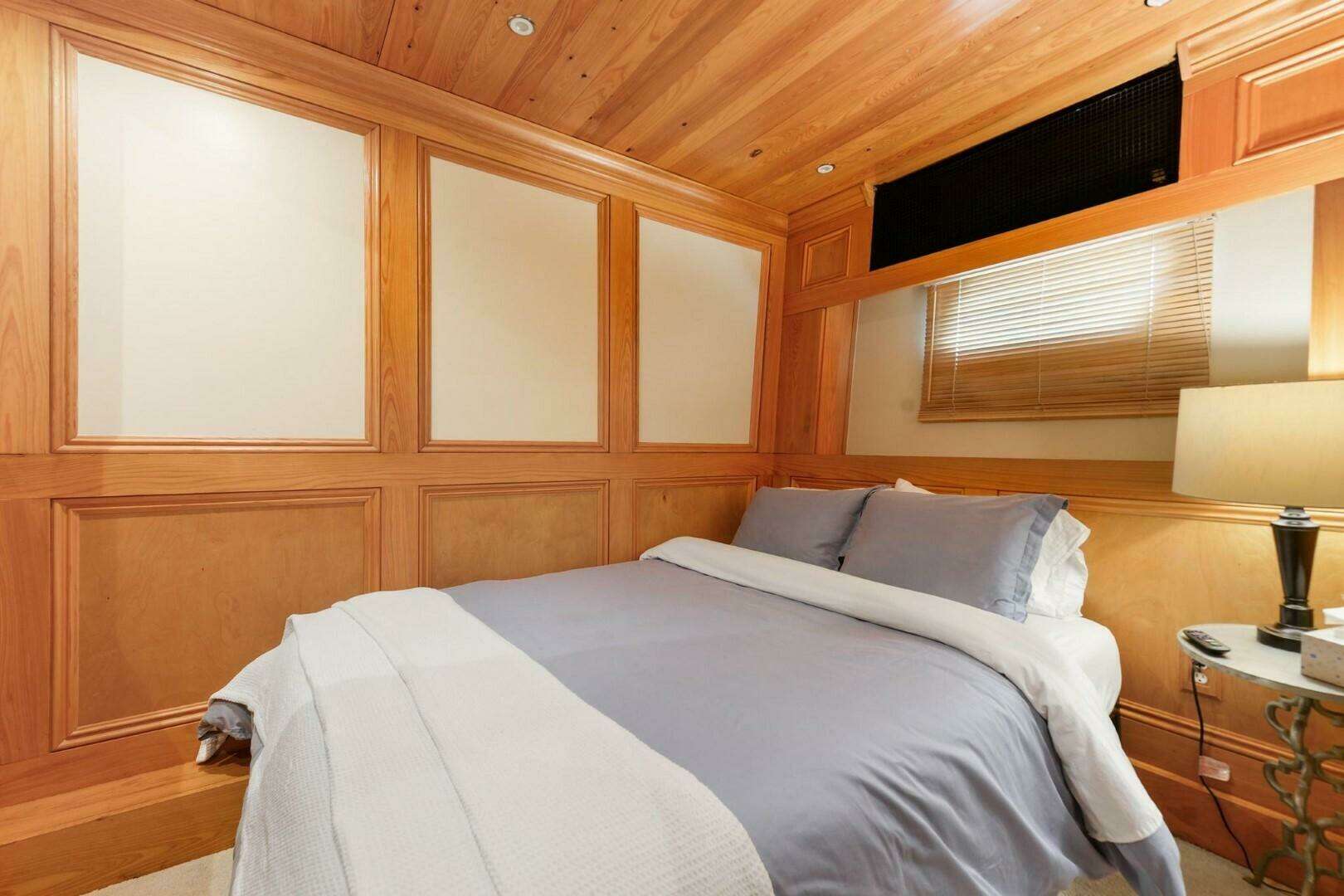 2018 Avenger Luxury Catamaran Coastal Cruiser - Image 27