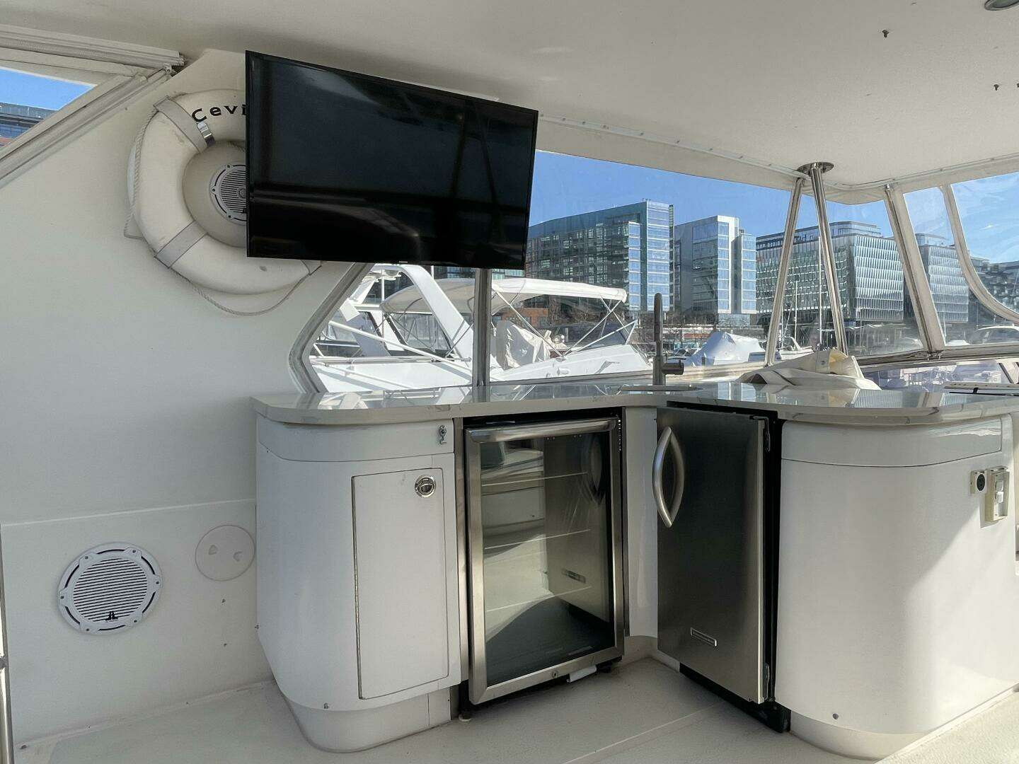 1999 Horizon 70 MY - Image 35