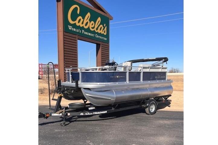 2026 Sun Tracker Bass Buggy 16 XL Select at Cabela's store.