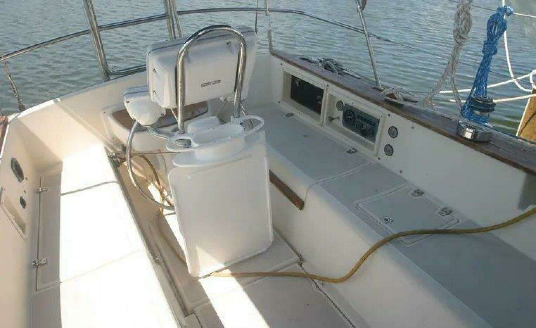1986 Island Packet 31 - Image 14