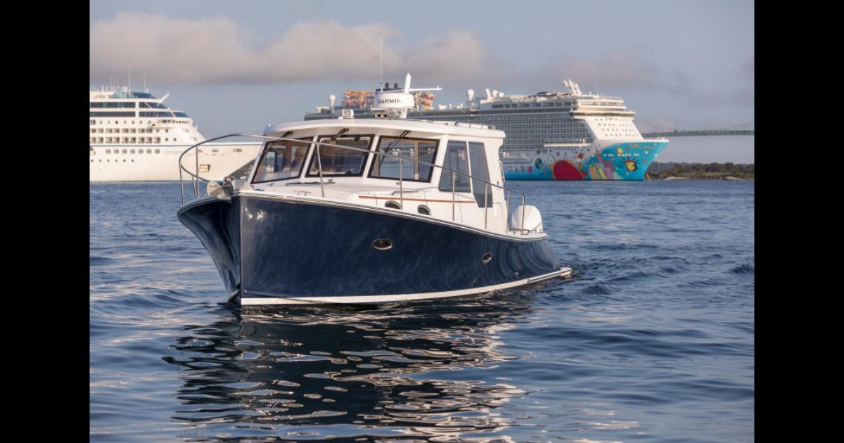 2025 True North 39 Outboard Express