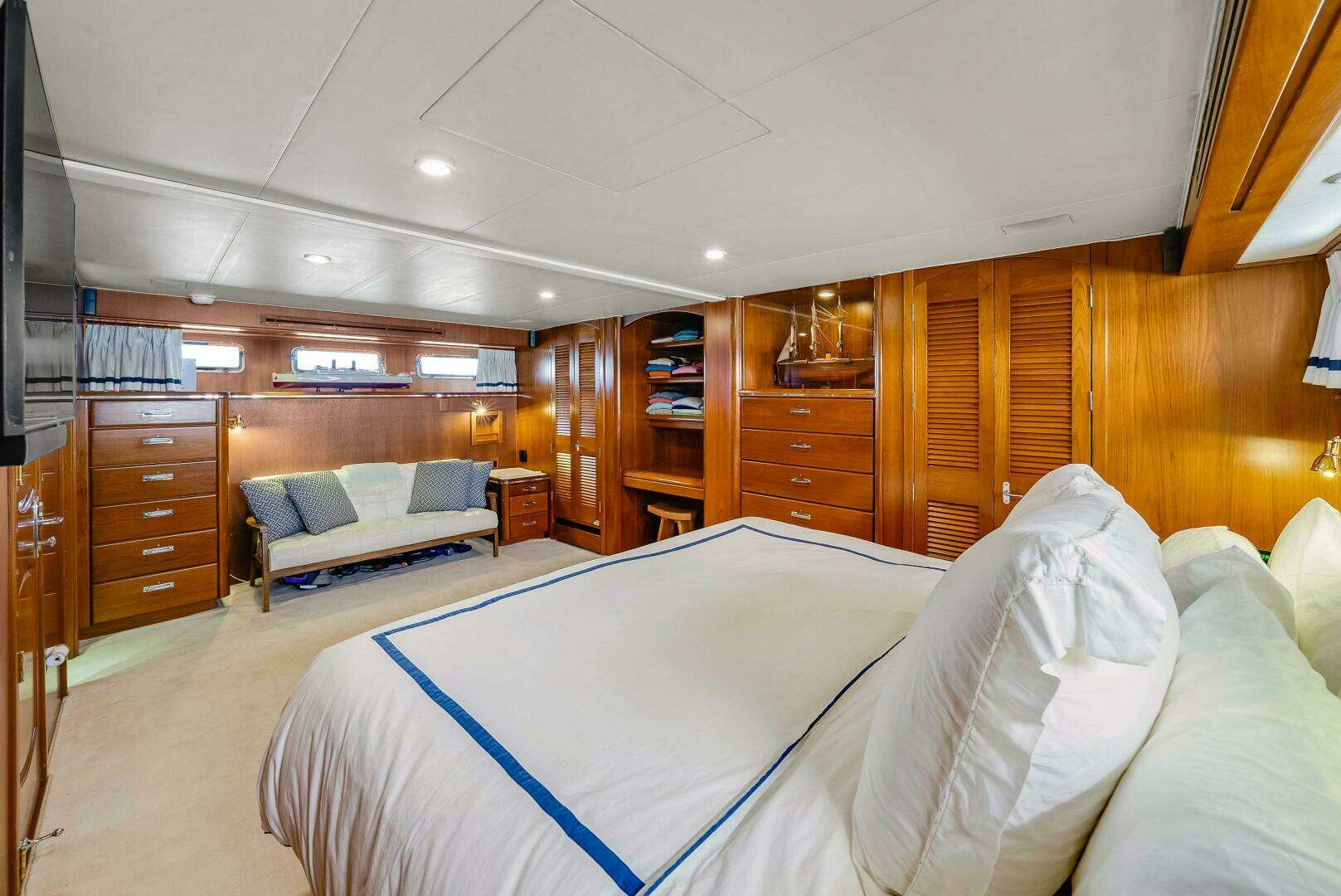 1986 Westport Christensen Cockpit - Image 17