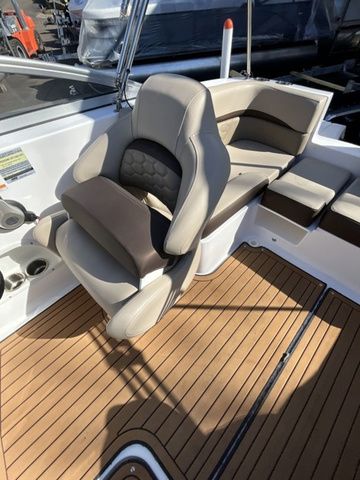 2021 Hurricane SunDeck 191 OB - 17