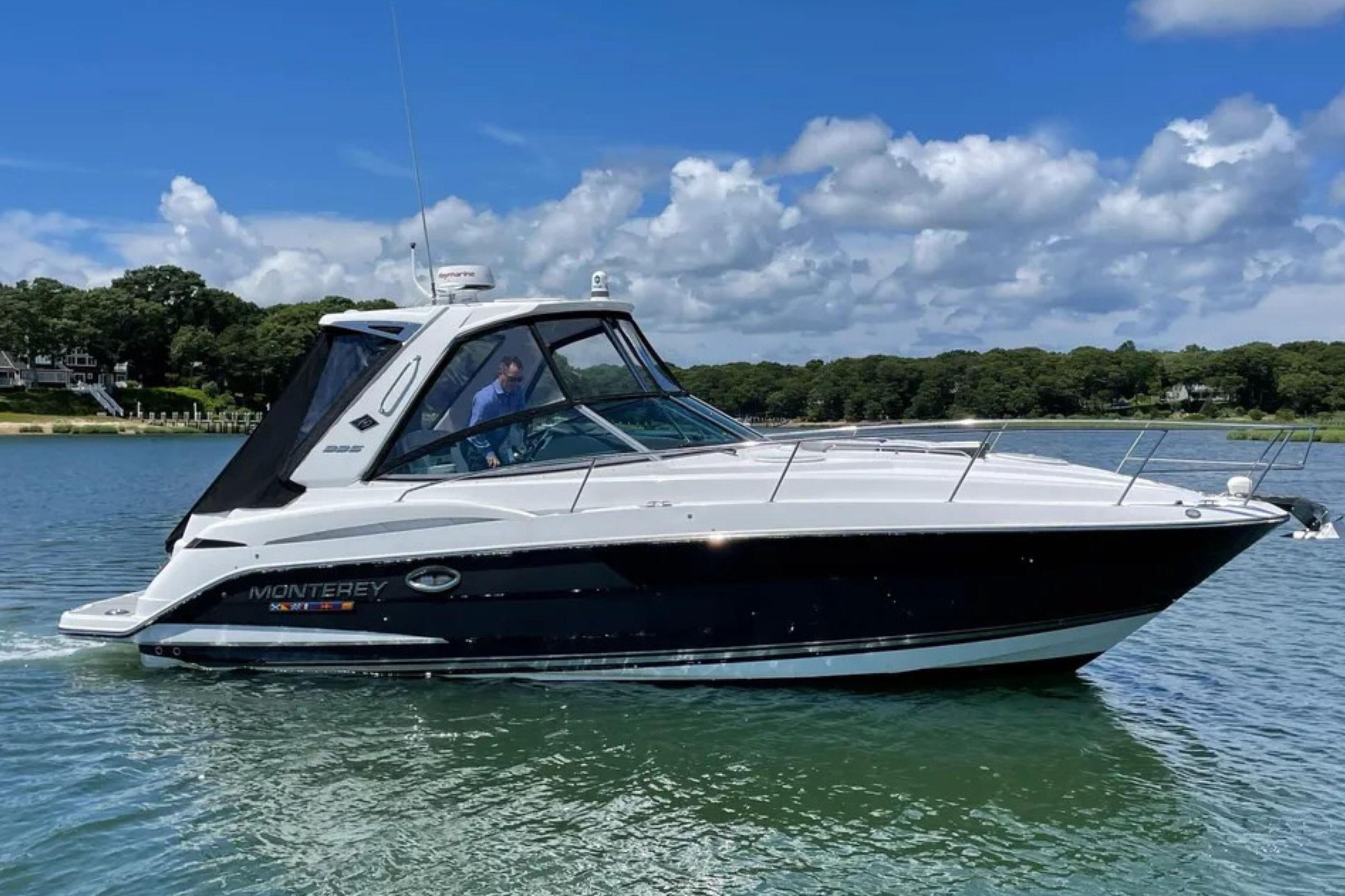 2021 Monterey 335 Sport Yacht