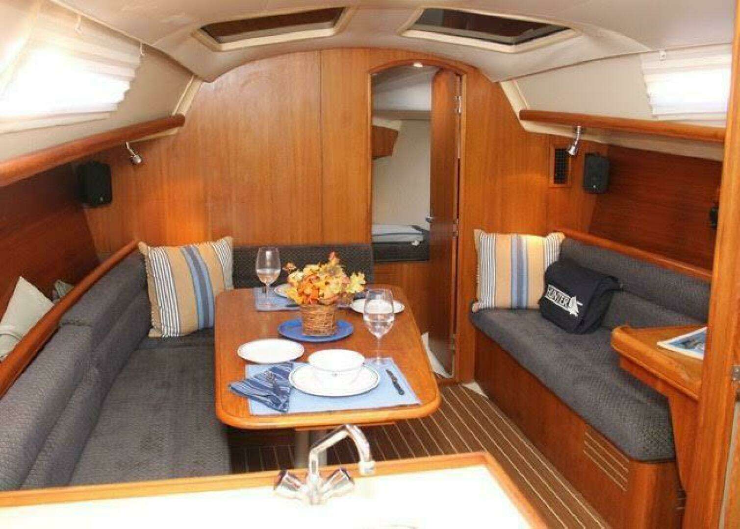 2004 Hunter Sloop - Image 16