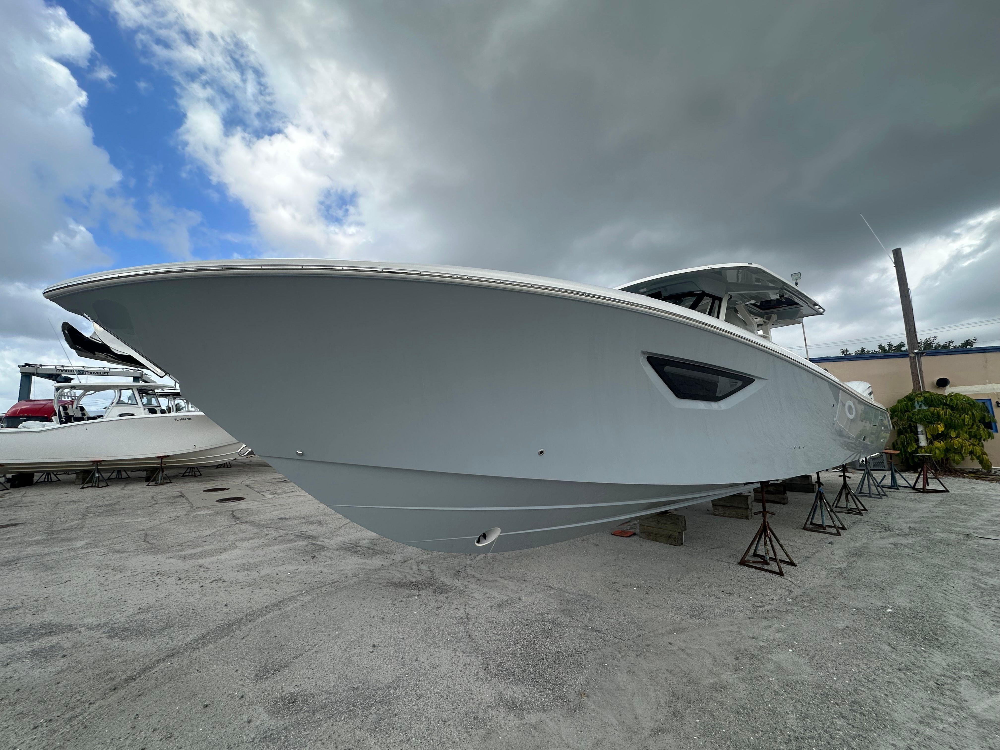 2025 Pursuit S 428 Sport