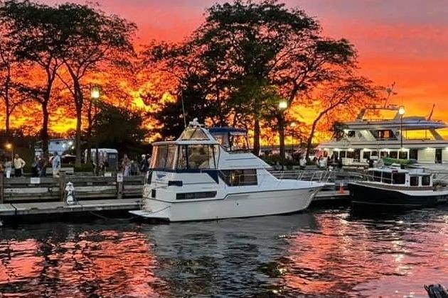 1994 Carver 350 Aft Cabin Motor Yacht