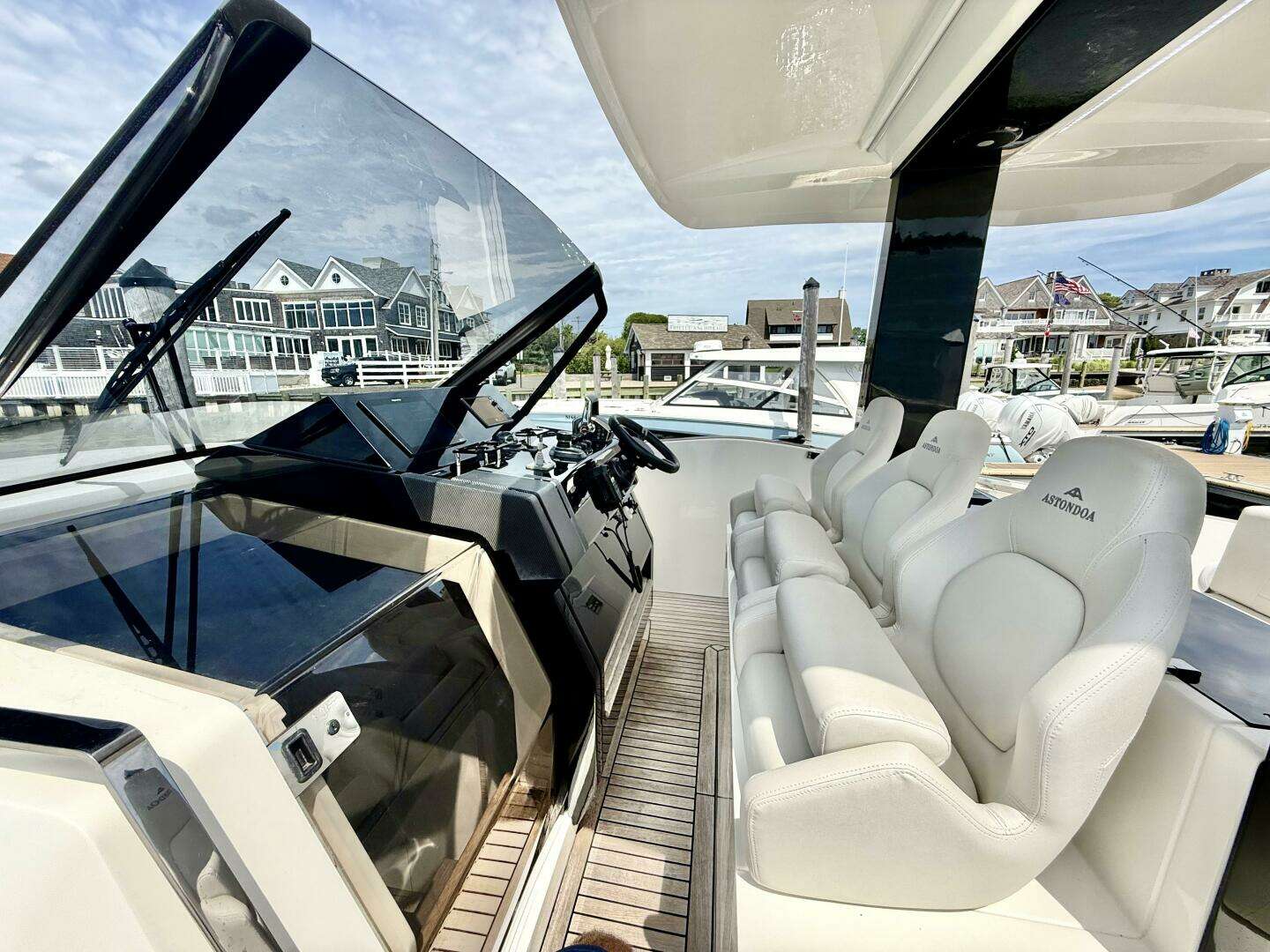 2023 Astondoa 377 Coupe Outboard - Image 28