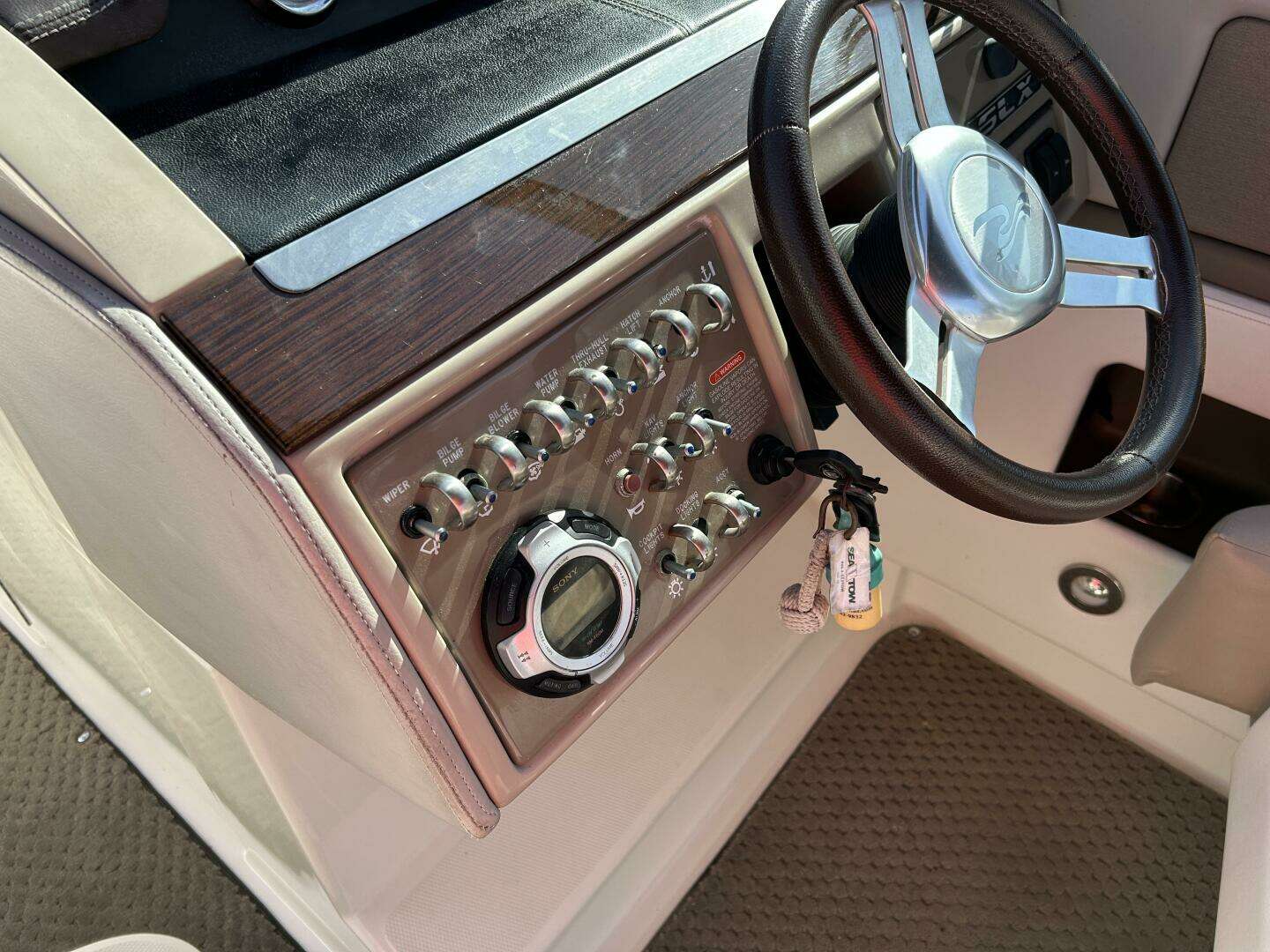 2013 Sea Ray 270 SLX - Image 8