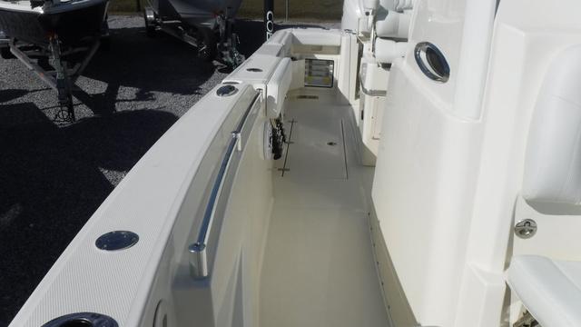 2025 Cobia 265 Open Center Console - 31