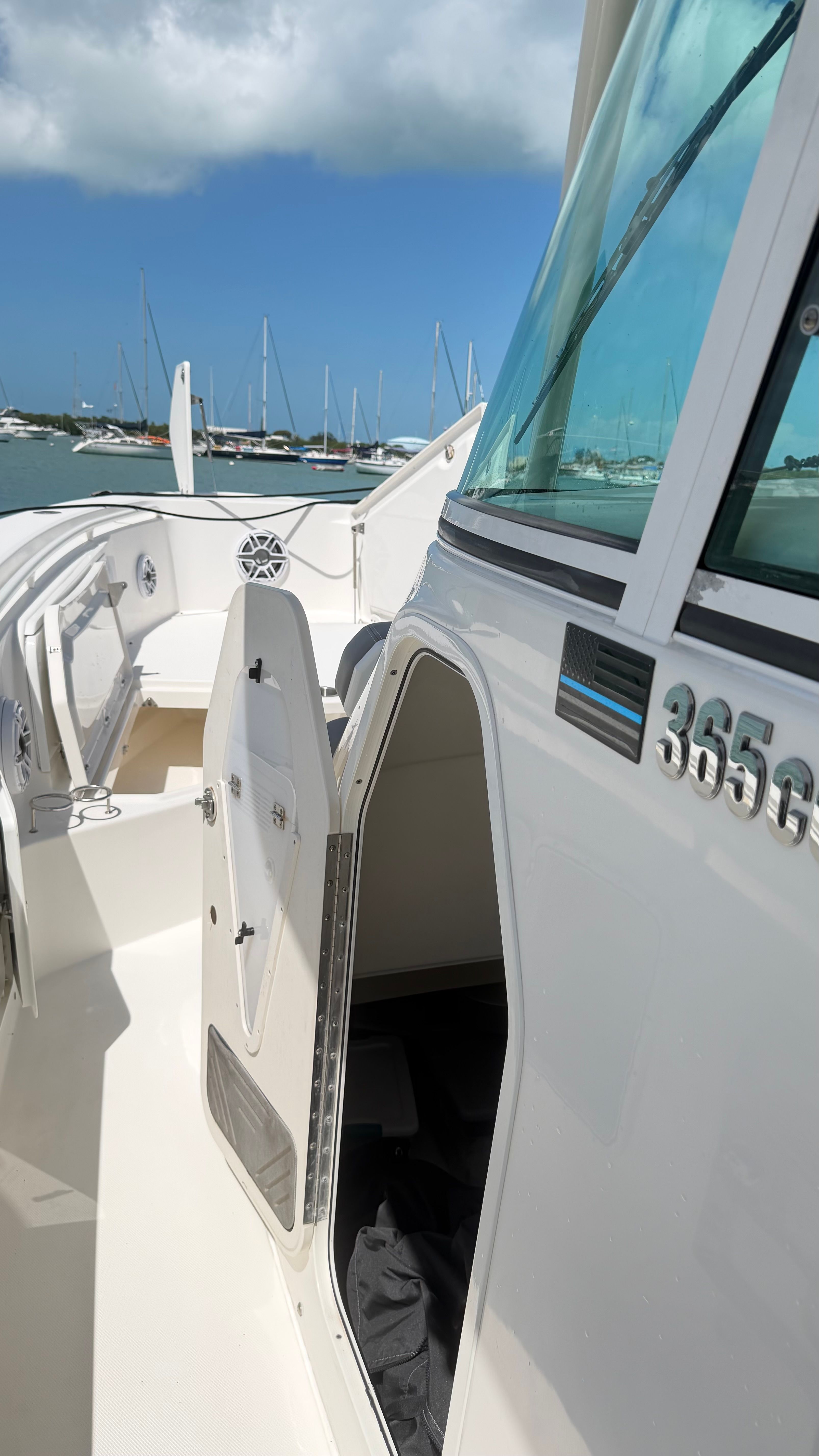 2009 Everglades 365 Center Console - 78