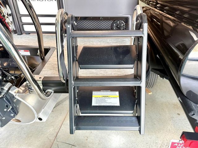 2026 Bennington M Quad Bench 24 MFB - 19
