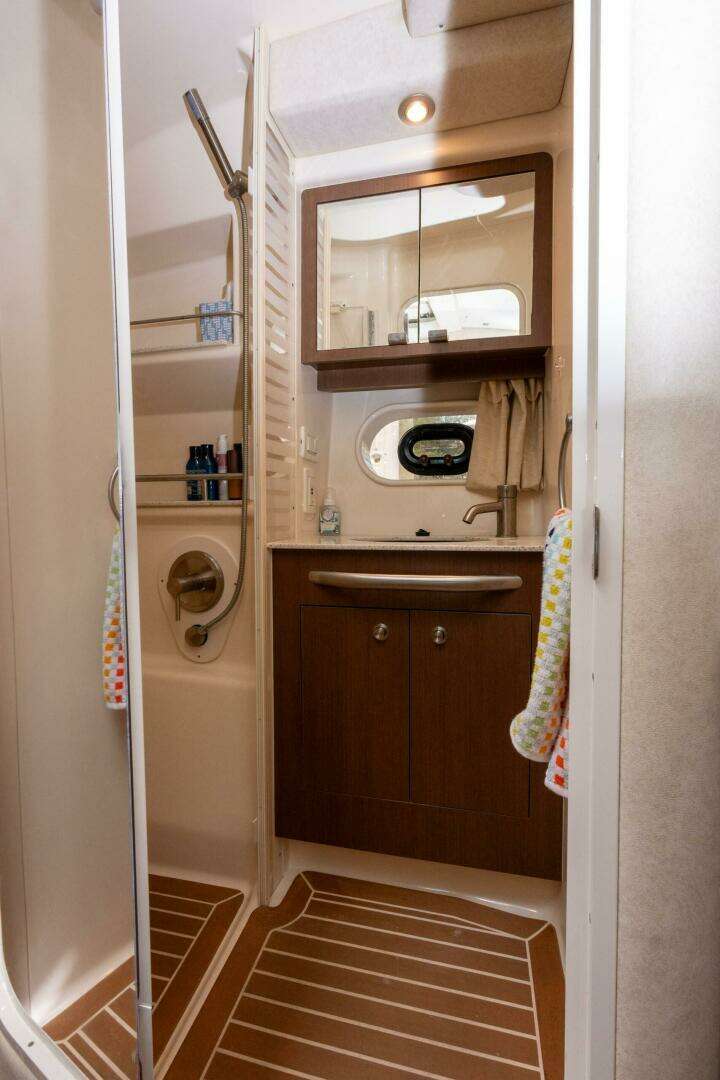 2013 Sea Ray 370 Sundancer - Image 43