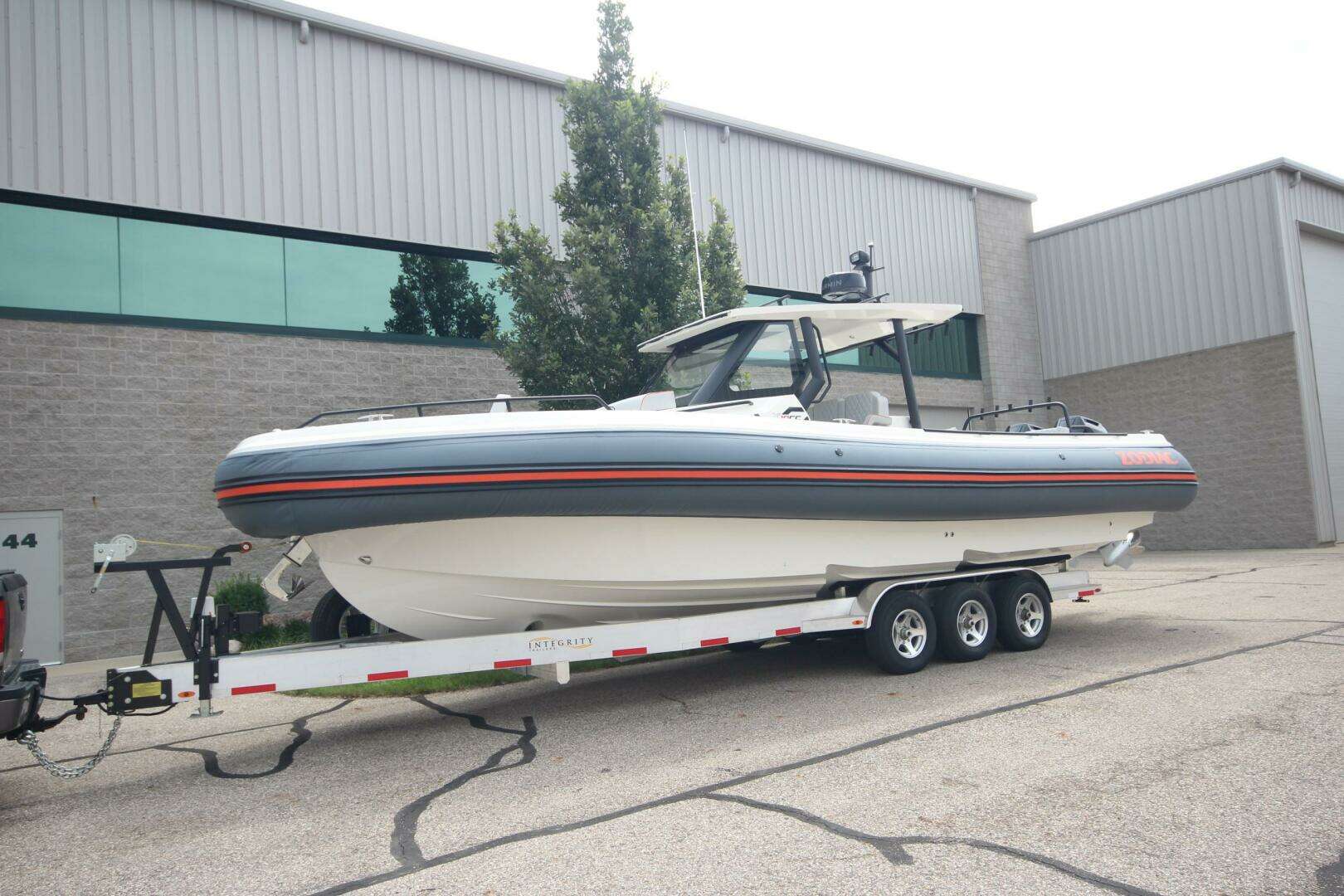2025 Zodiac X10CC Twin Mercury 400's w/ Joystick - Image 2