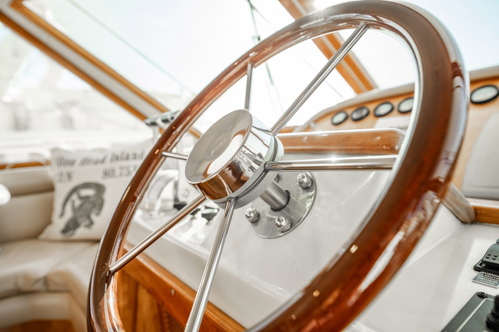 2004 Navigator 5700 Rival Pilothouse - Image 26