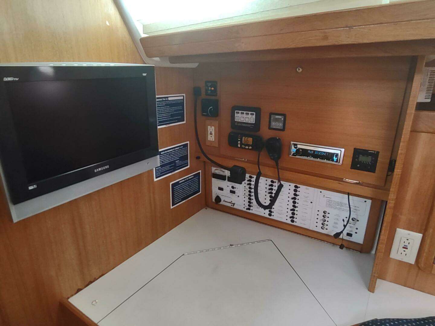 2005 Catalina 42 MKII - Image 41
