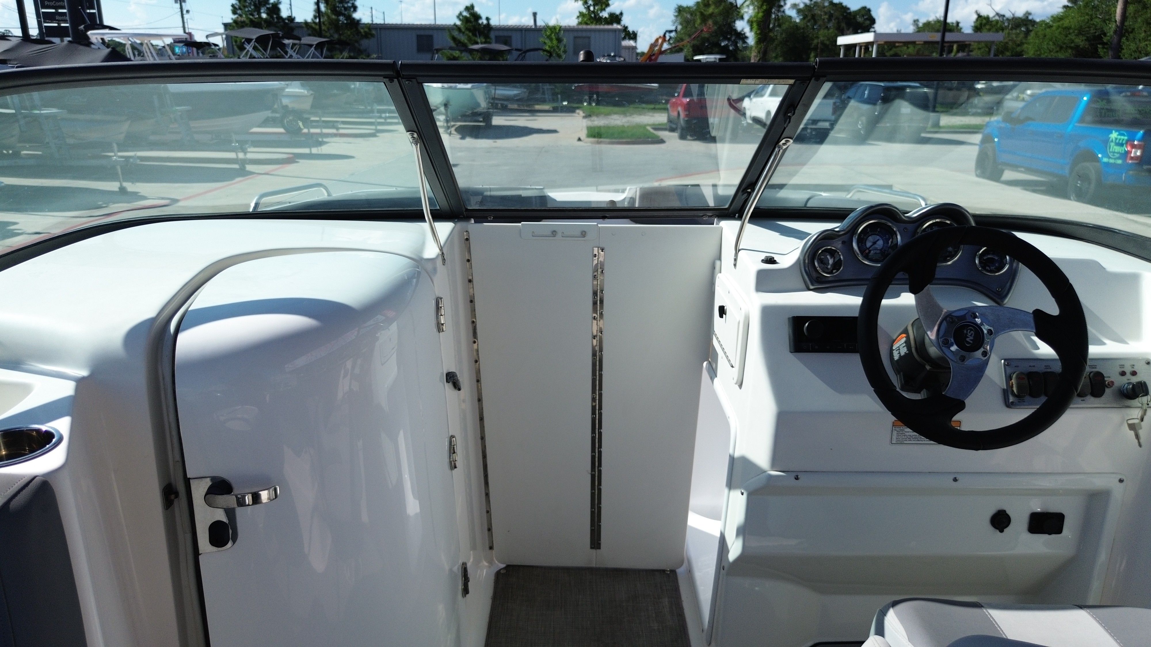 2023 NauticStar 223 DC - 28