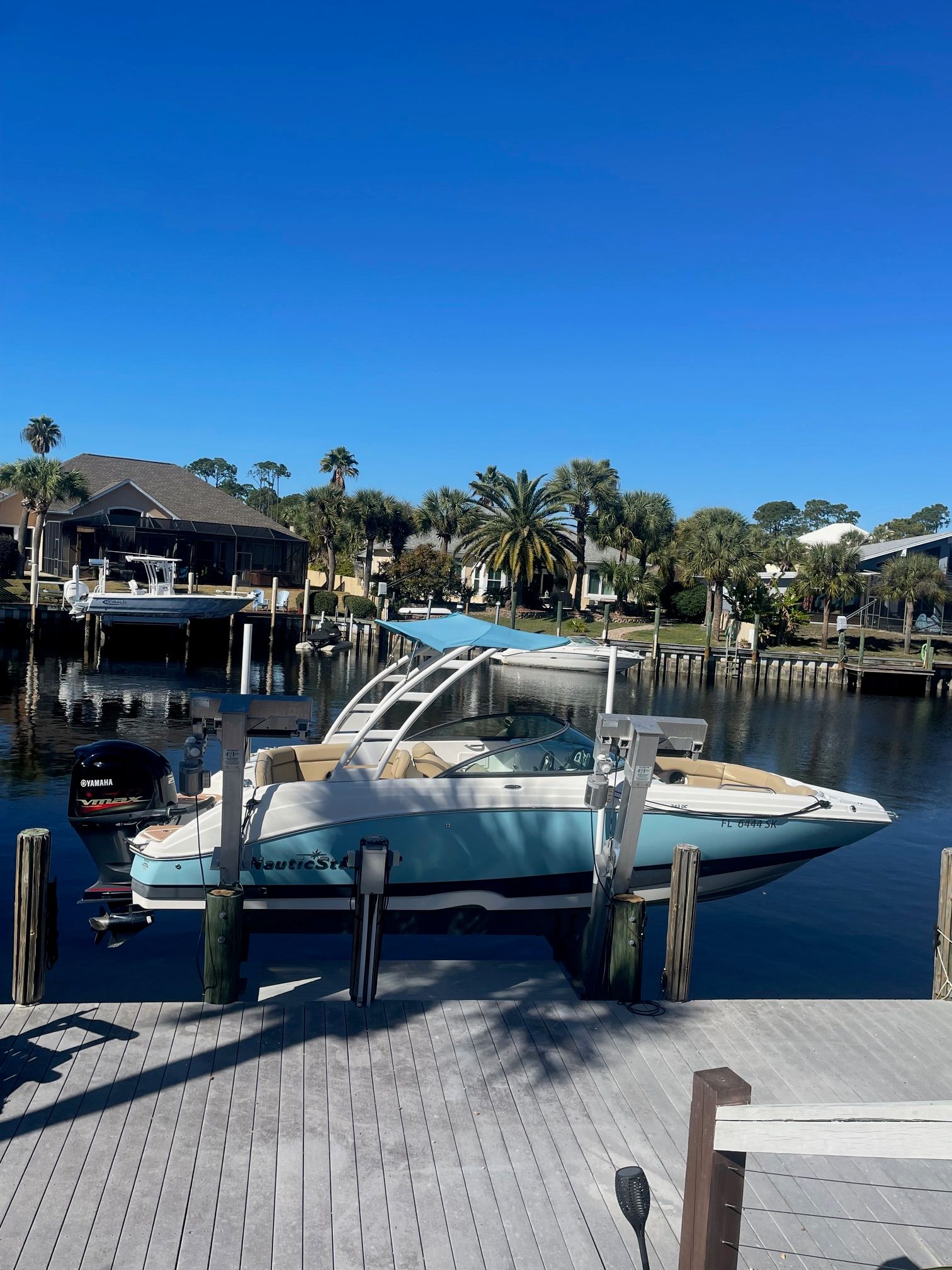 2019 NauticStar 243DC Sport Deck