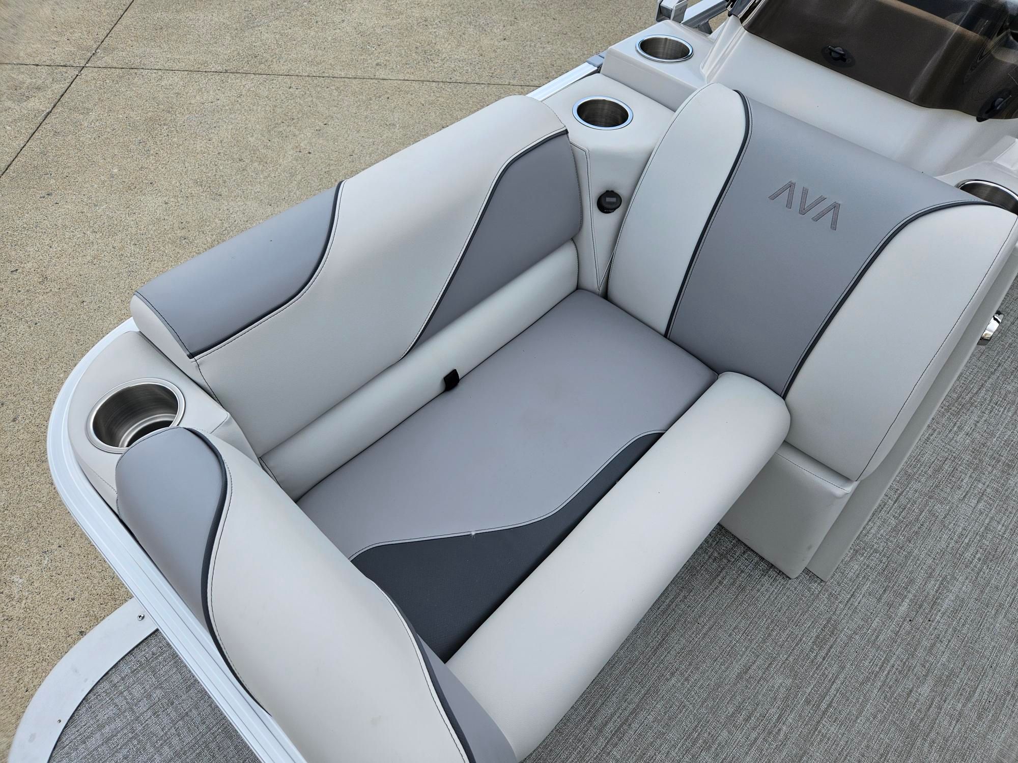 2025 AVALON VNT CR-15 - Image 6