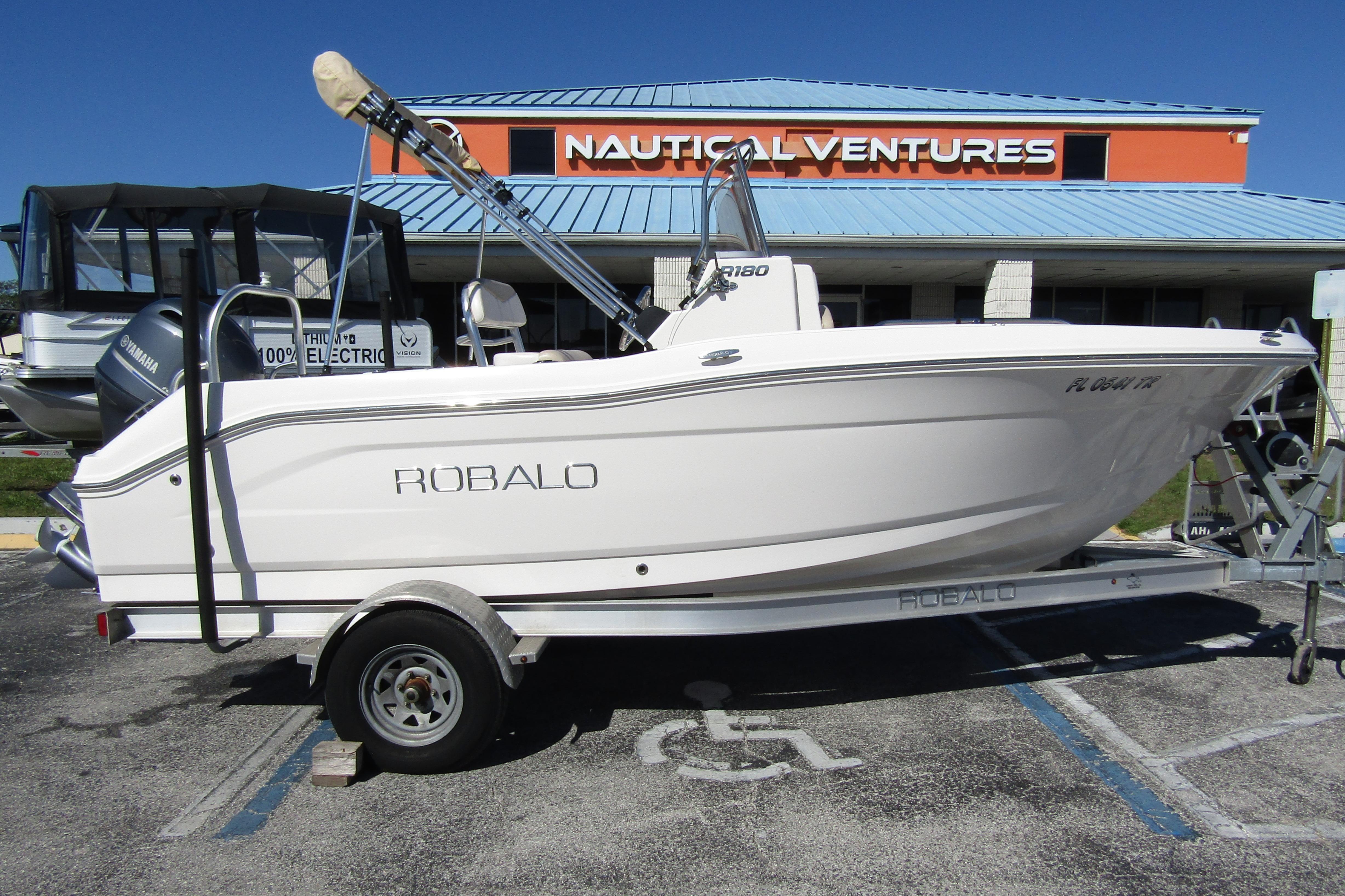 2019 Robalo R180 Center Console