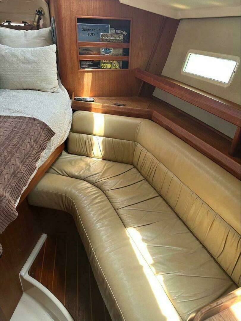 1991 Hunter Passage 42 - Image 16