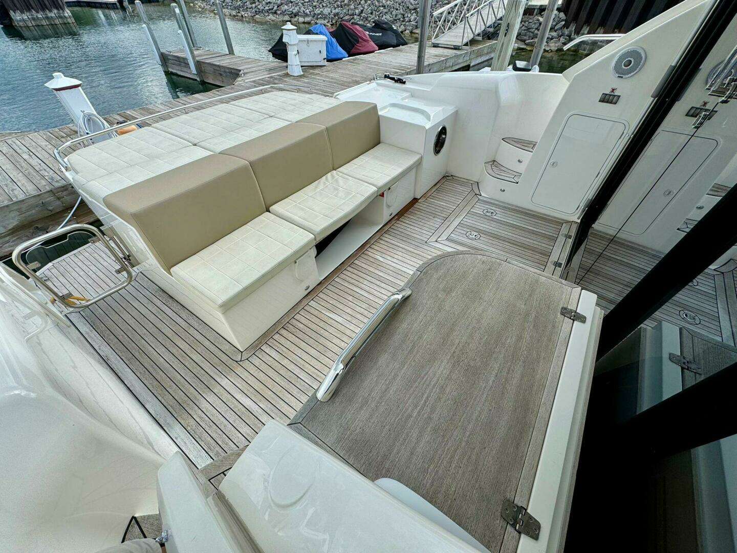 2016 Absolute 45 Sport Yacht - Image 27