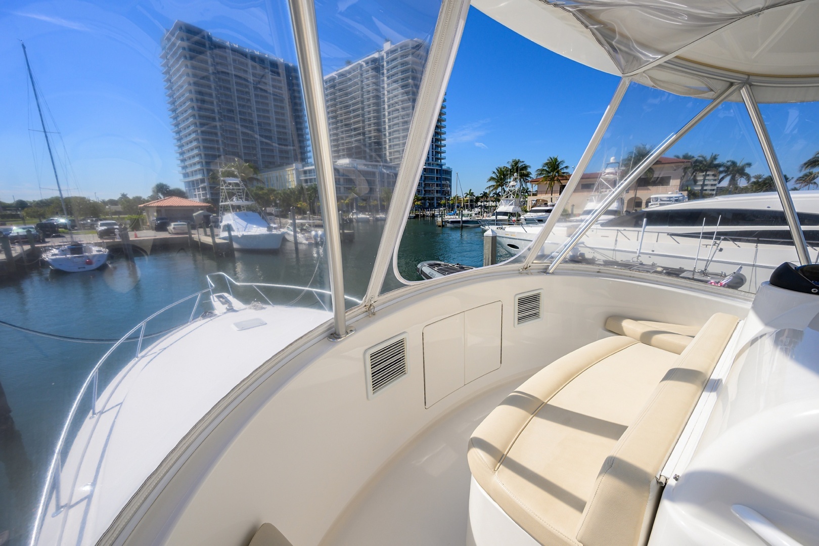 2015 Viking 42 Convertible - Image 28