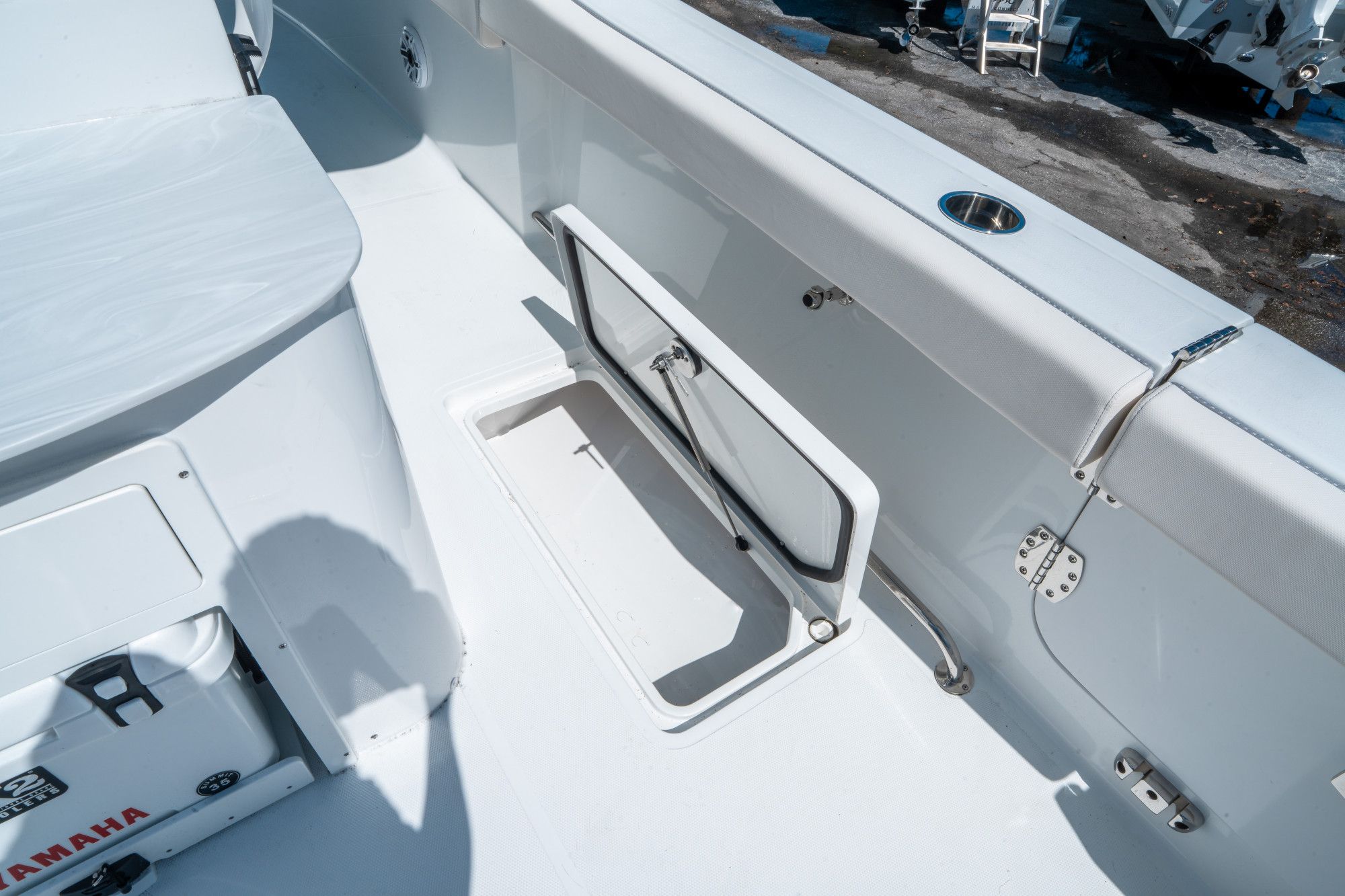 2026 Sea Hunt ULTRA 305 CB - 15