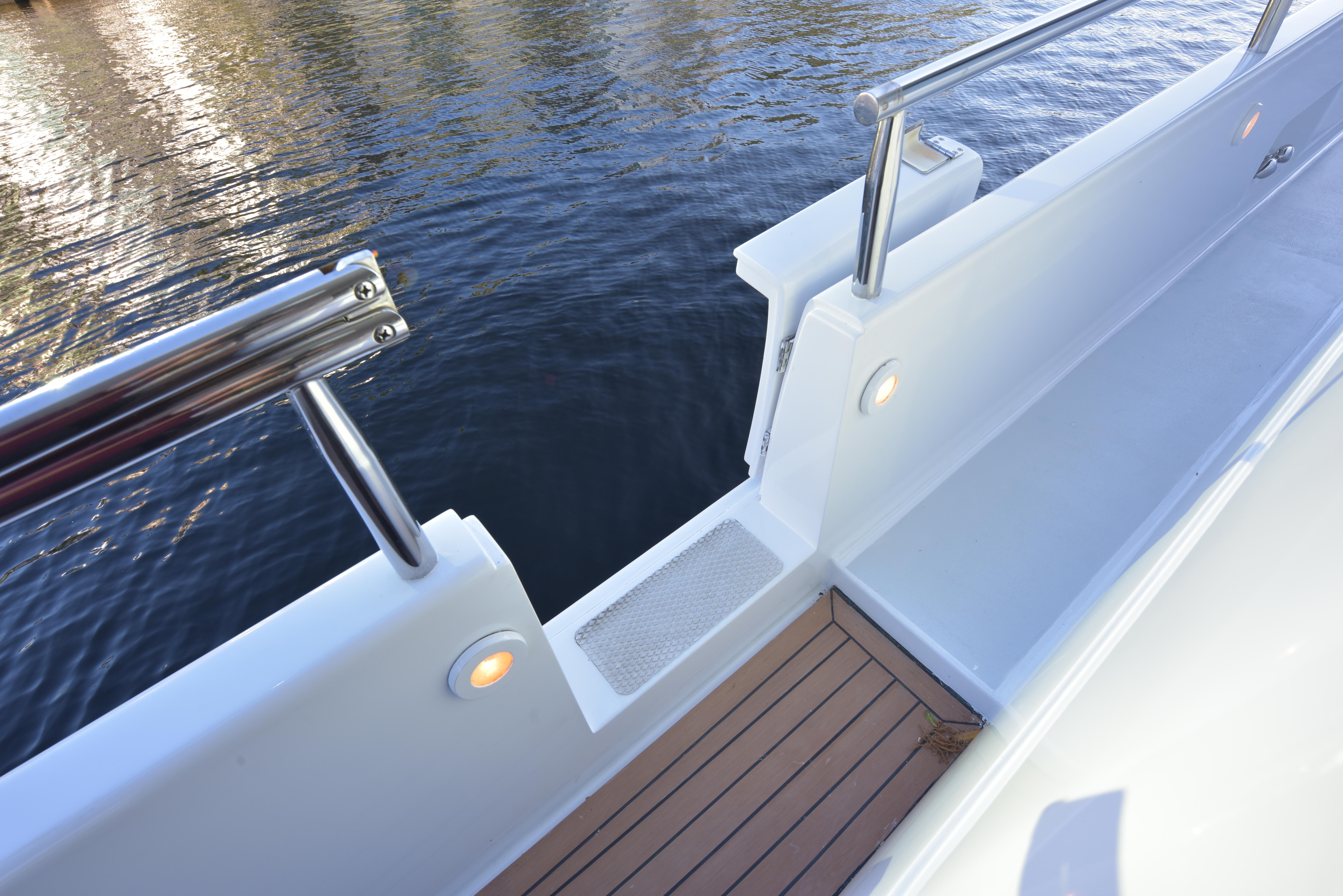 1994 Lazzara 76 Lazzara motor yacht - 17