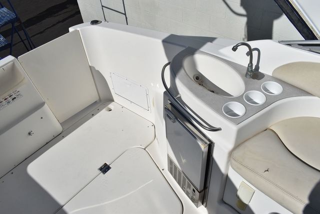 2005 Larson Cabrio 310 - 19